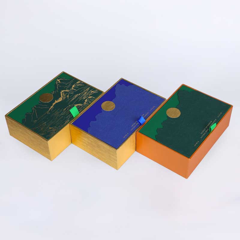 Flip-Top Landscape Gift Box